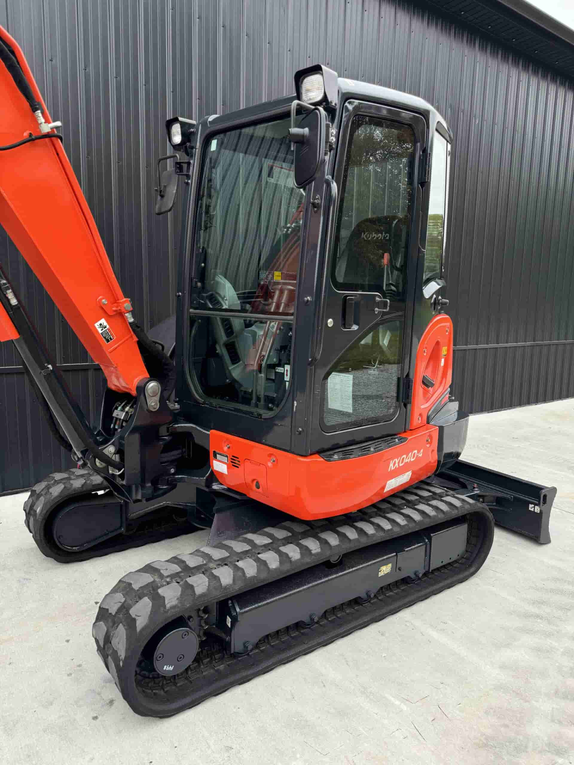 2019 KUBOTA KX040-4 CLEAN
